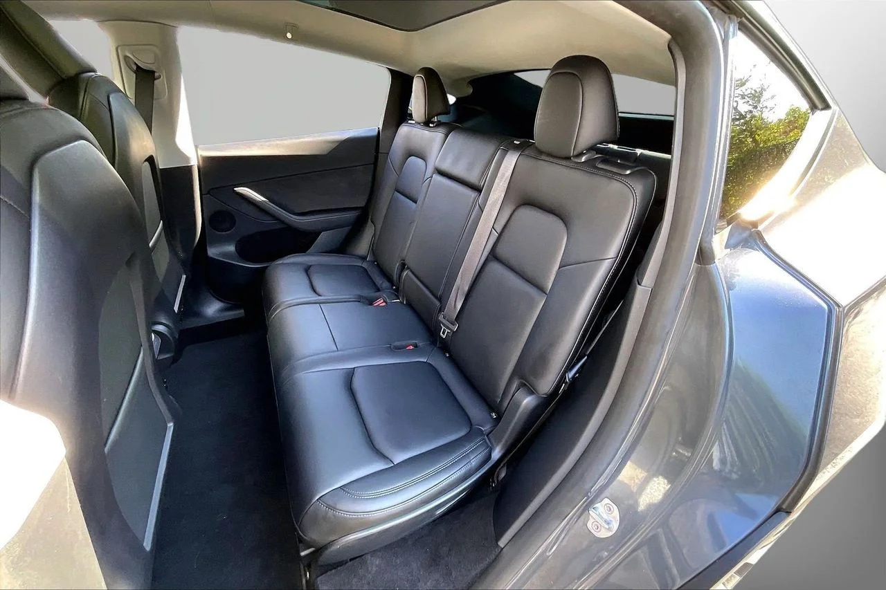 Used 2023  Tesla Long Range image 23