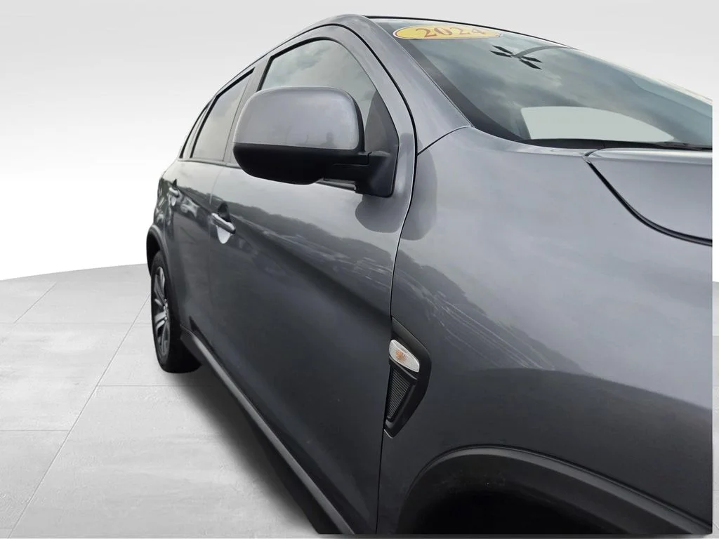 Used 2024 Gray Mitsubishi 2.0 SE image 35