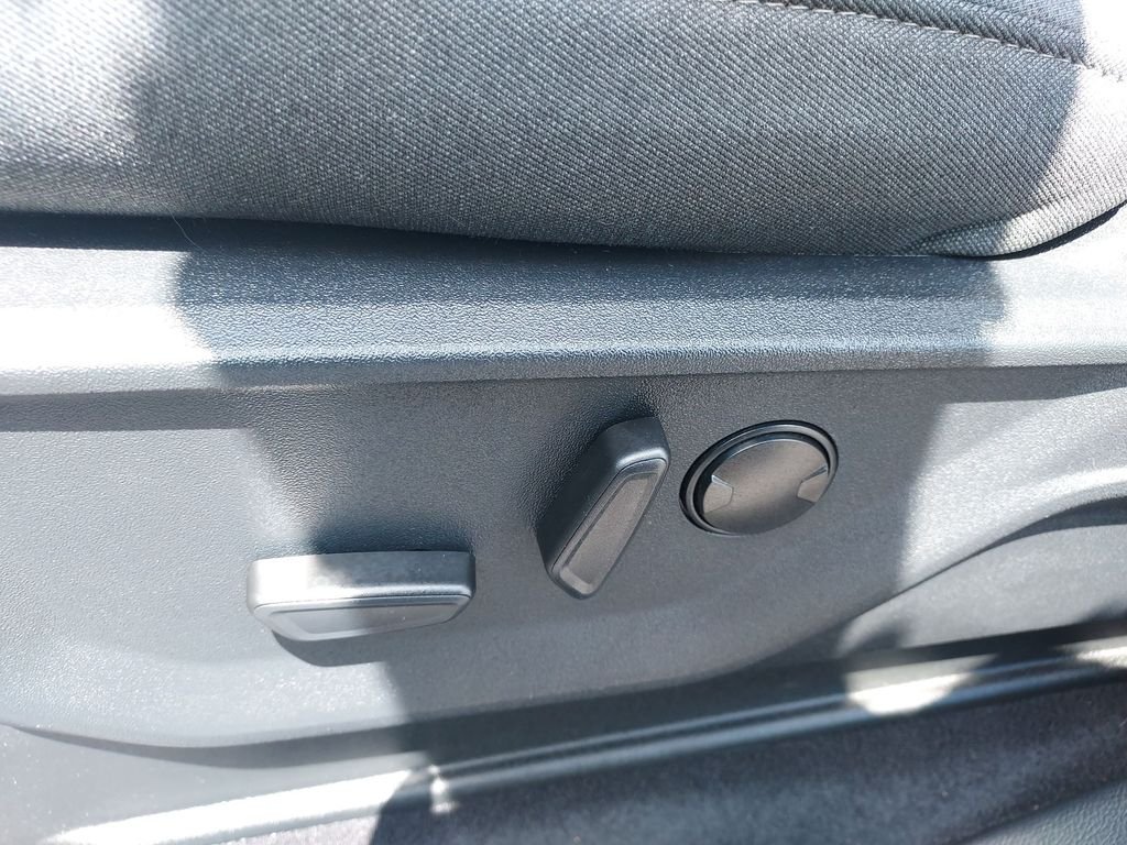 Used 2023 Gray Ford XLT image 18
