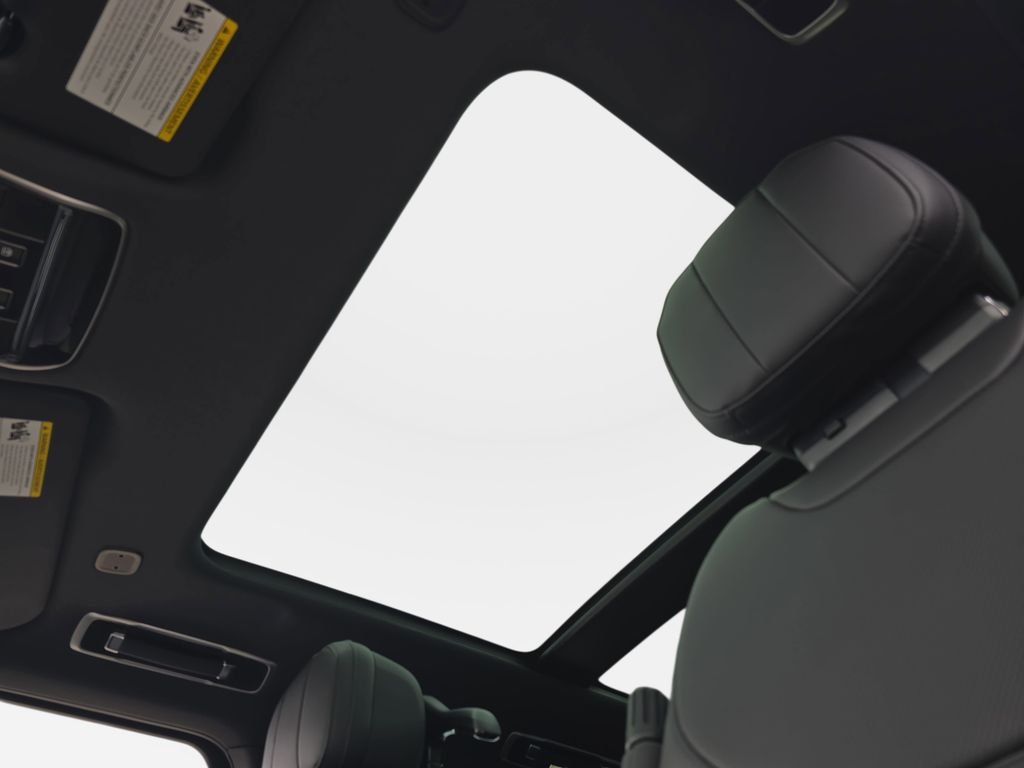 New 2026 Santorini Black Land Rover Dynamic SE image 31