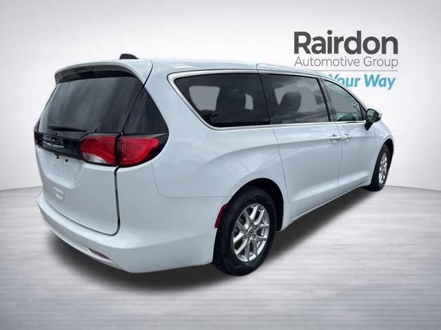 Used 2023 Bright White Clearcoat Chrysler LX image 7