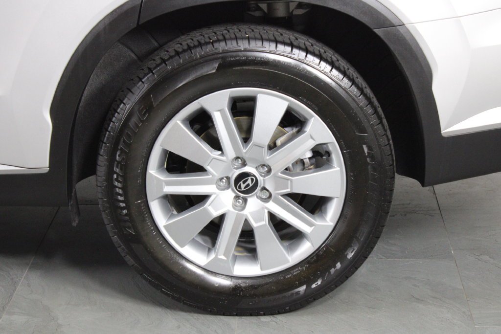 Certified Used 2025 Silver Hyundai SEL image 15