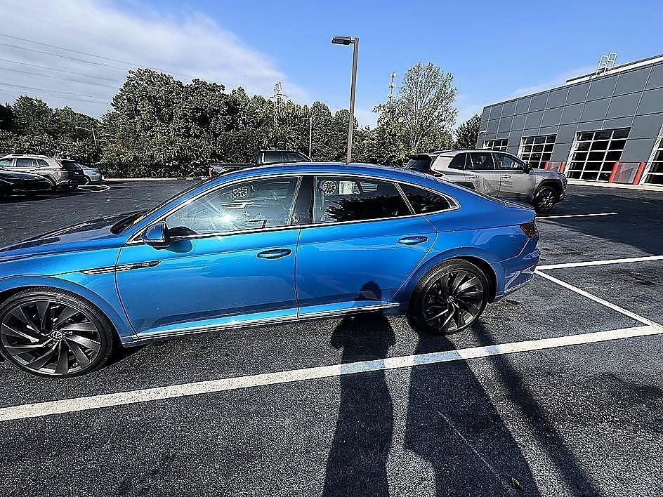 Used 2023 Blue Metallic Volkswagen SEL R-Line image 27