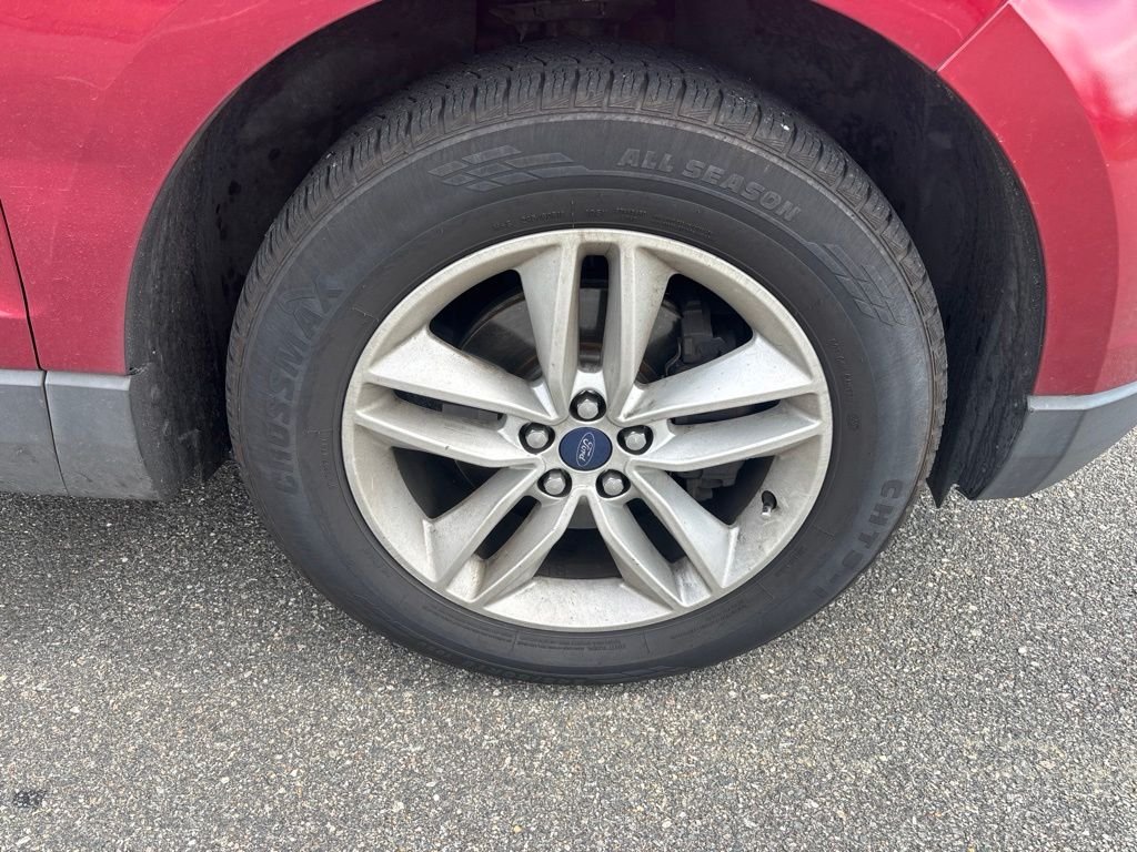 Used 2017 Red Ford SEL image 9