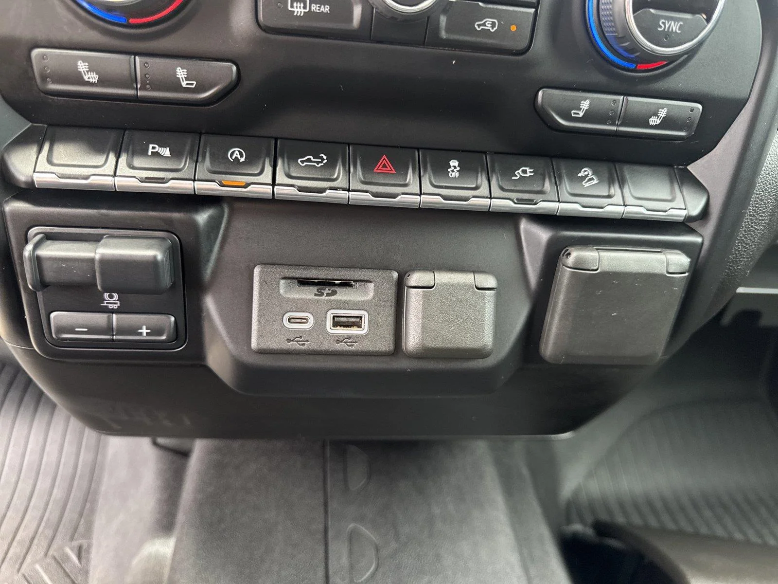 Used 2021 BLACK Chevrolet LT image 26
