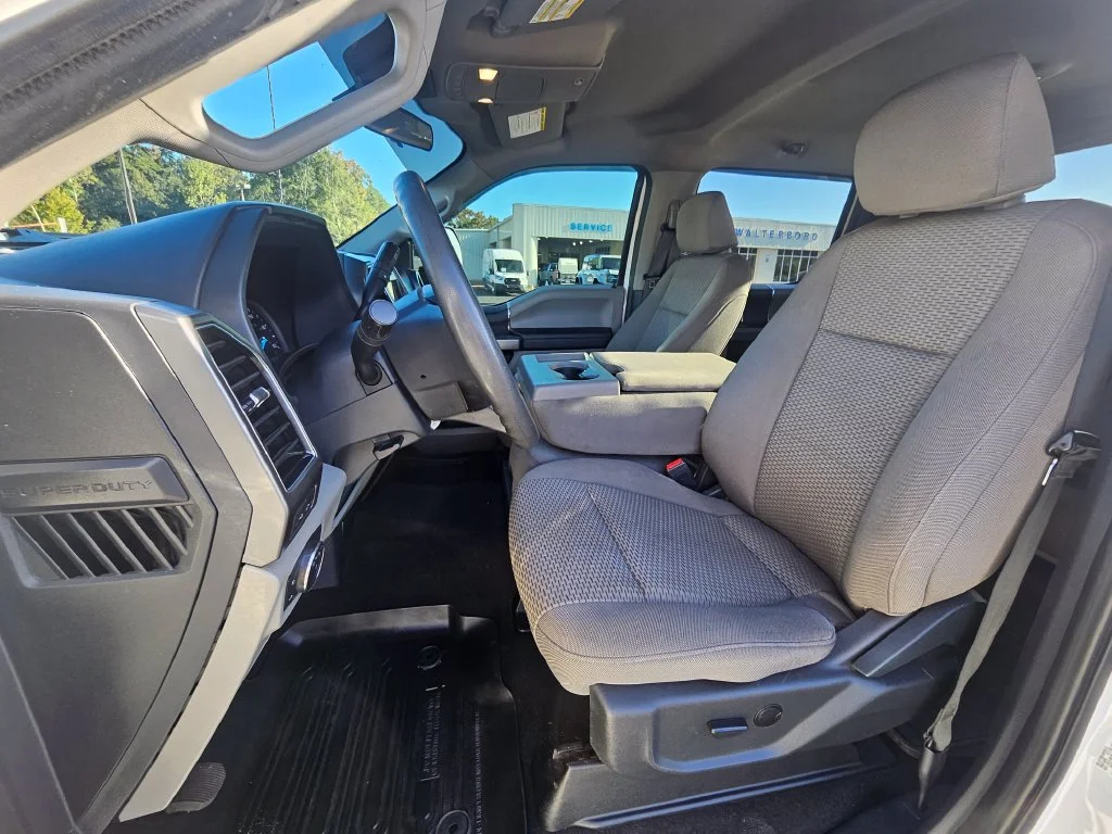 Used 2022 Oxford White Ford XLT image 4