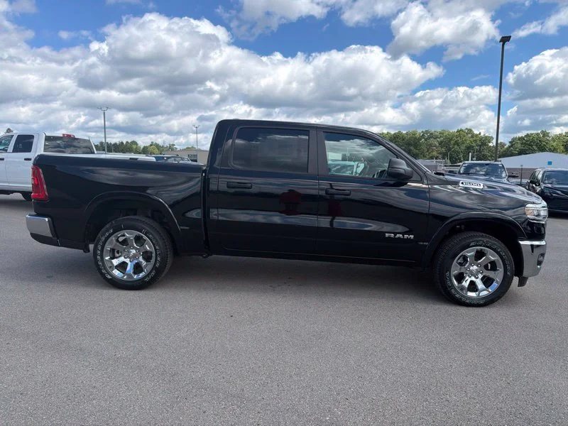 New 2026 Diamond Black Crystal Pearl-Coat Exterior Paint RAM Big Horn/Lone Star image 2