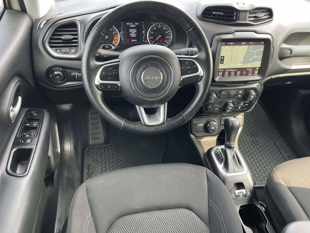 Used 2023 White Jeep Latitude image 9