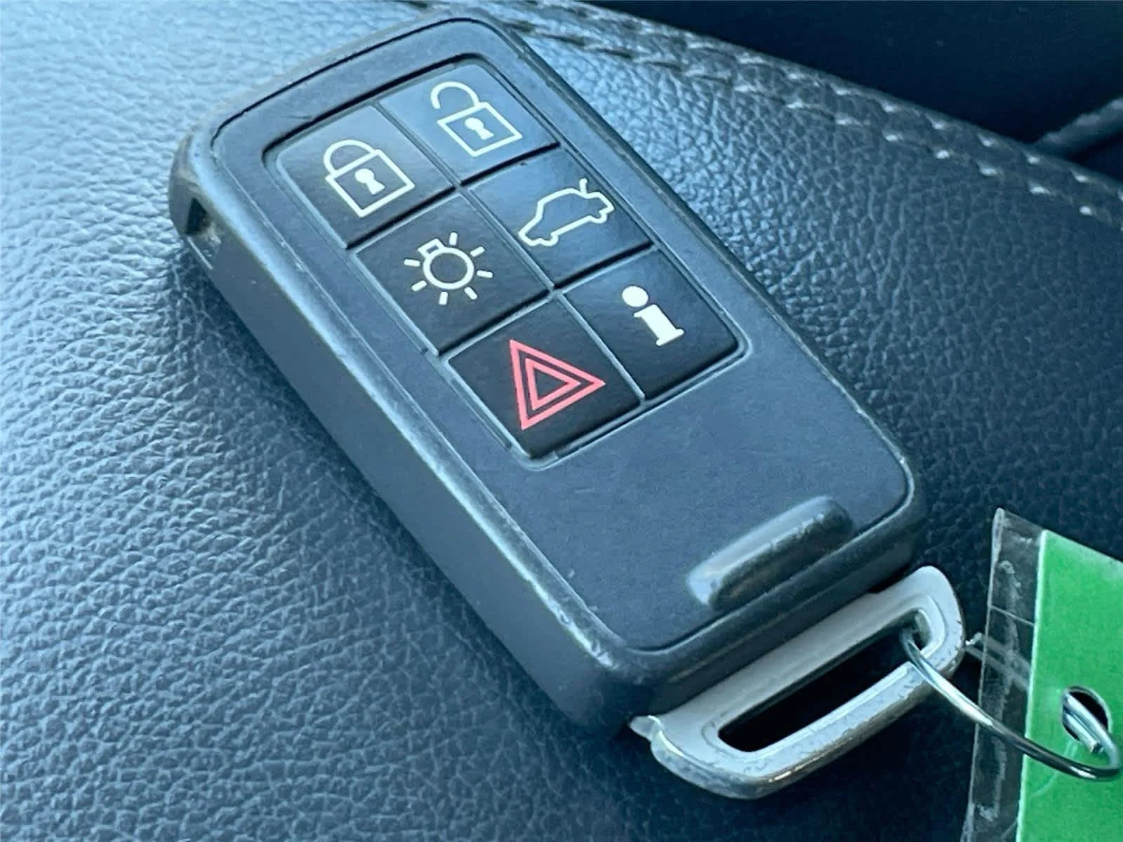 Used 2015 Gray Volvo T5 Premier image 23