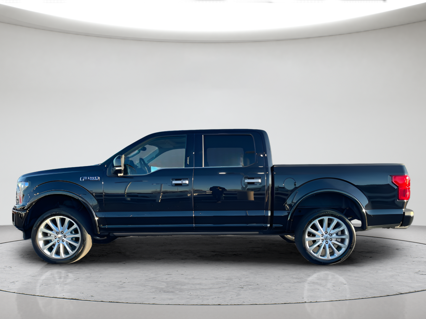 Used 2020 Black Ford Limited image 8