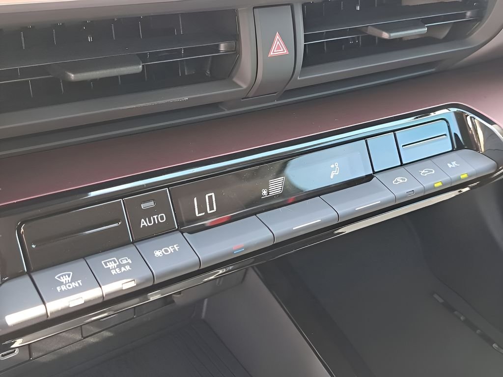 2026 Toyota Prius Plug-in Hybrid SE - Photo 24