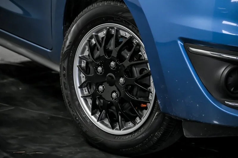 Used 2018 Sapphire Blue Mitsubishi ES image 3