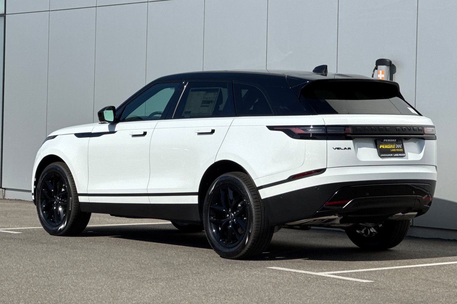 New 2026 Fuji White Land Rover S image 3