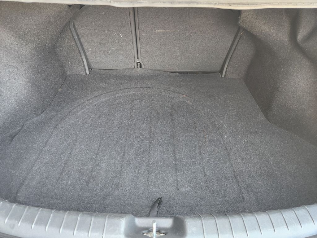 Used 2017  Hyundai SE image 35