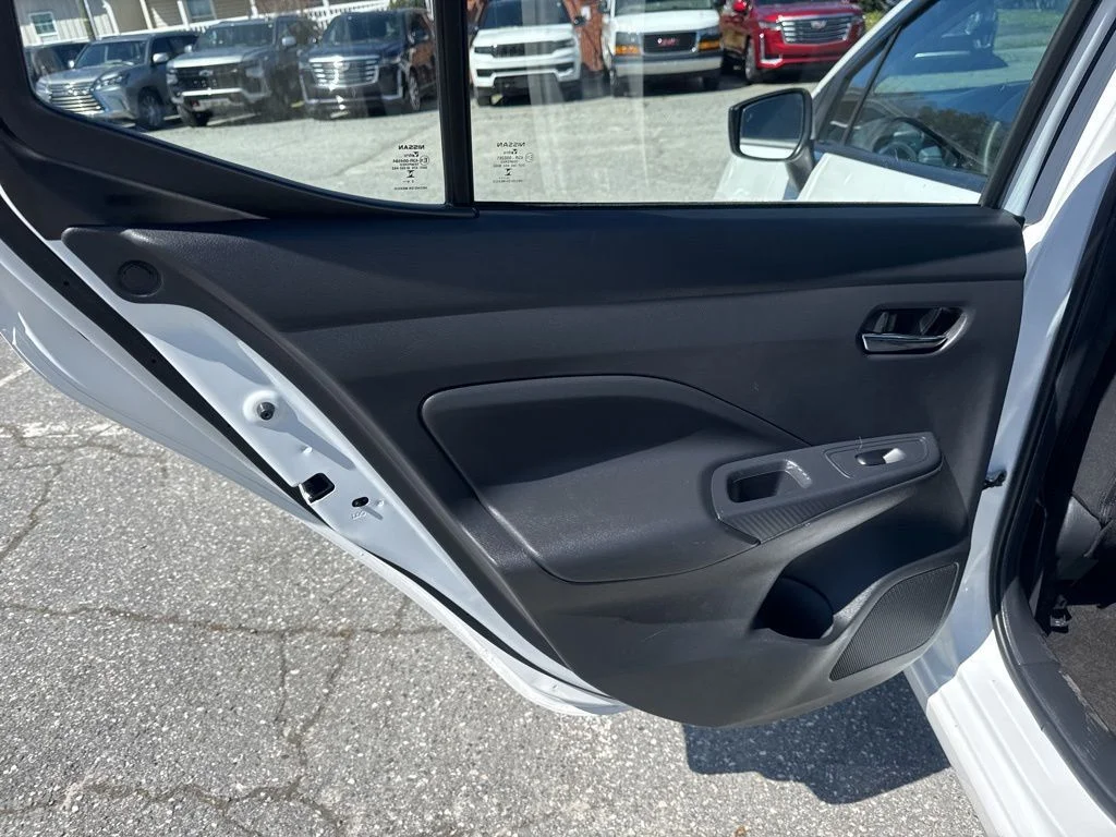 Used 2025 White Nissan 1.6 SV image 24