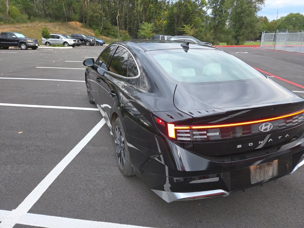 Certified Used 2025 Black Hyundai SEL image 8