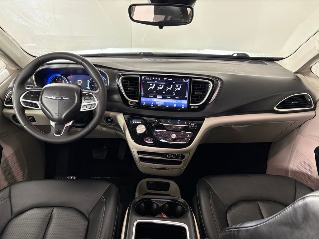 Used 2024 White Chrysler Touring L image 39