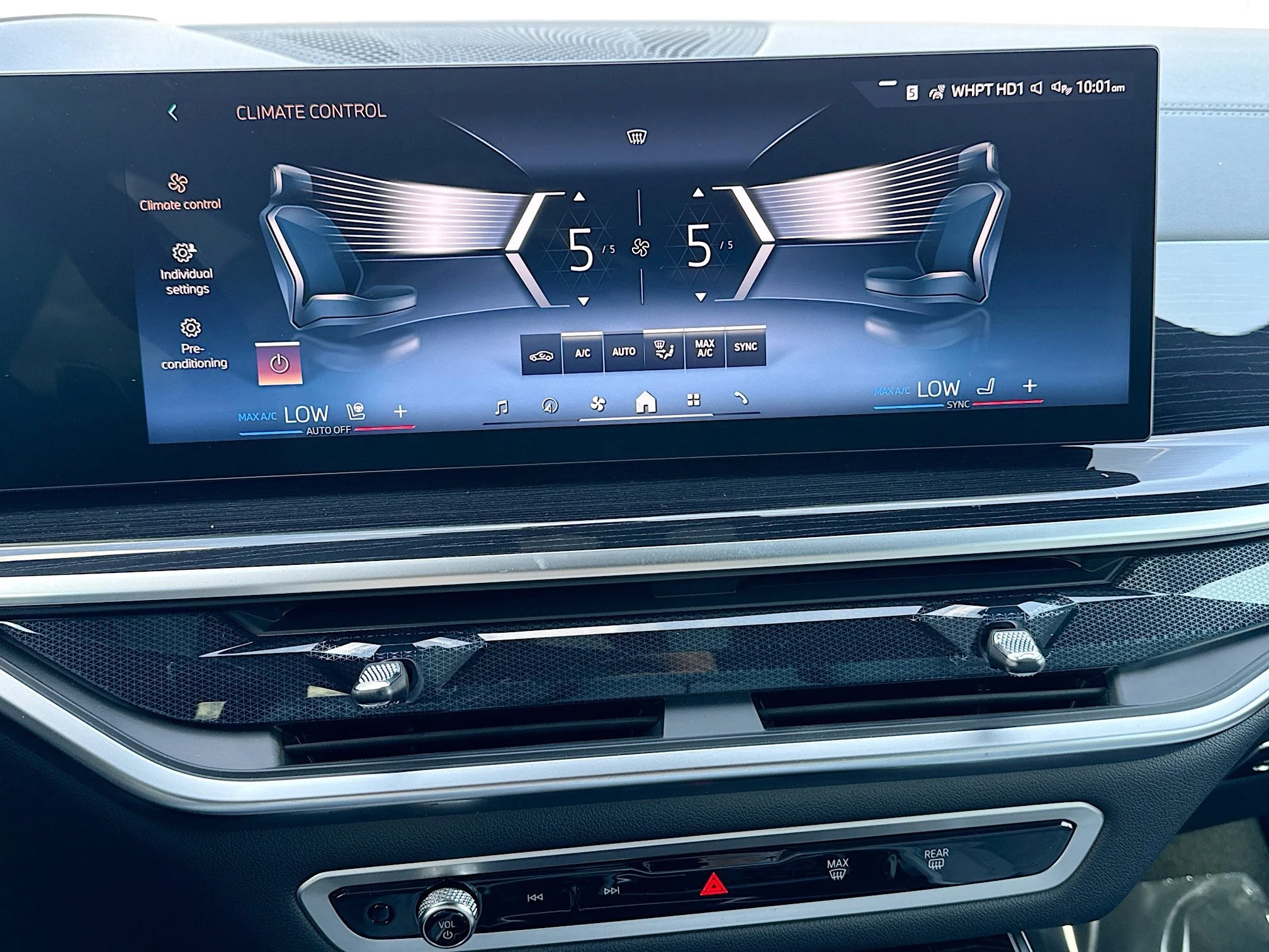 New 2026 Carbon Black Metallic BMW xDrive50e image 35