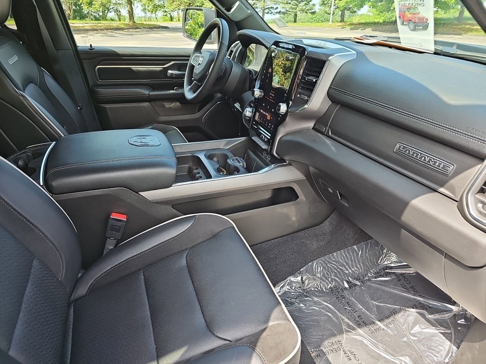 Certified Used 2025 Bright White Clearcoat Ram Laramie image 9