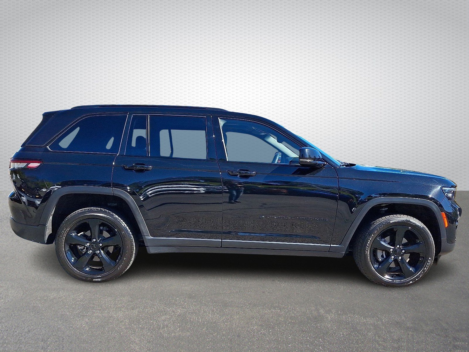 Certified Used 2023 Diamond Black Crystal Pearlcoat - PXJ Jeep Altitude 4x4 image 7