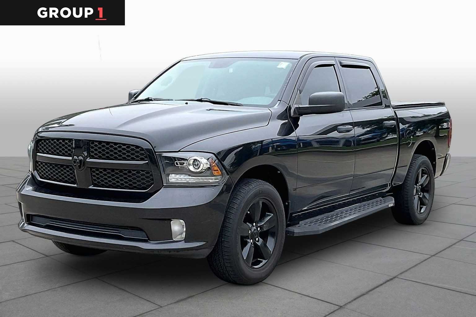2015 RAM 1500 Express 4x4 Crew Cab's photo