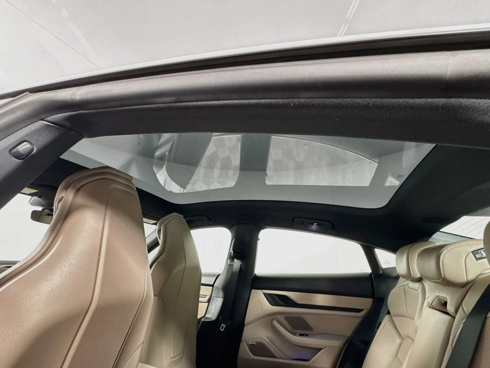 Used 2022 White Porsche Base image 18