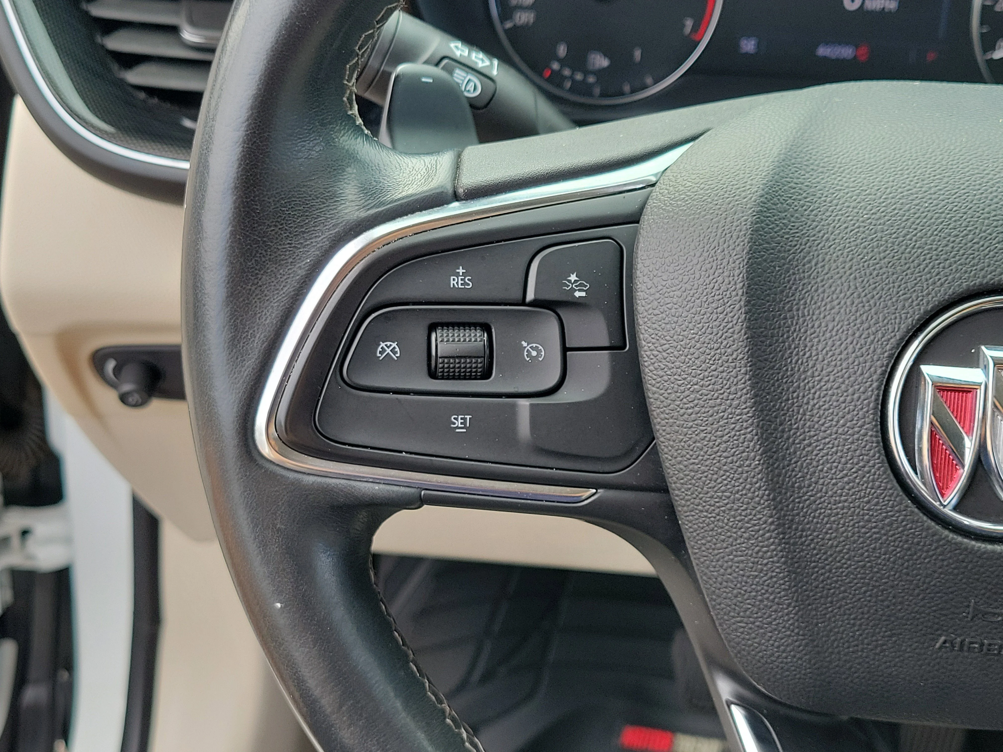 Used 2022 Summit White Buick Preferred image 25