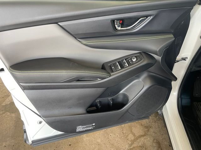Used 2025 White Subaru Onyx Edition image 26