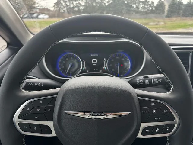 New 2026 Diamond Black Crystal Pearl-Coat Exterior Paint Chrysler LX image 22