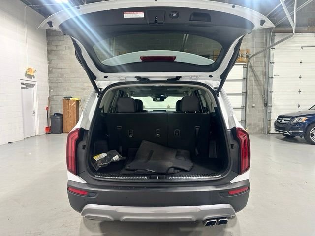 Used 2022 White Pearl Kia SX image 23