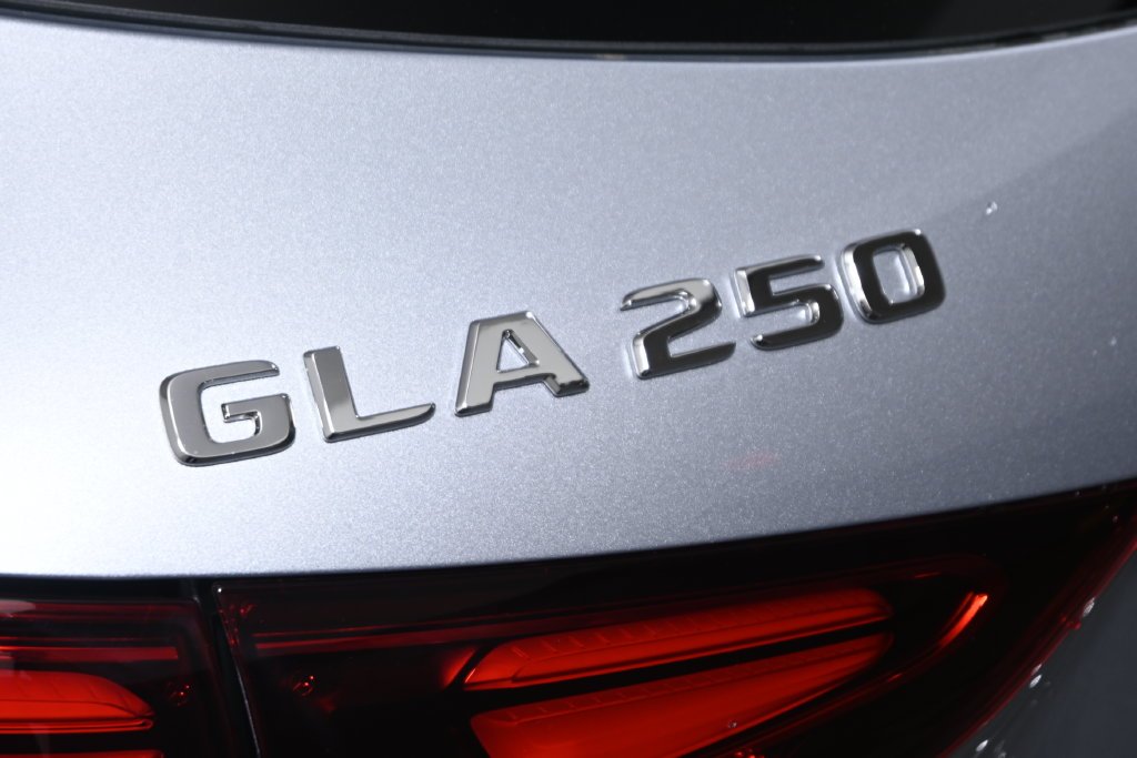 Used 2026 Cirrus Silver Metallic Mercedes-Benz GLA 250 image 35