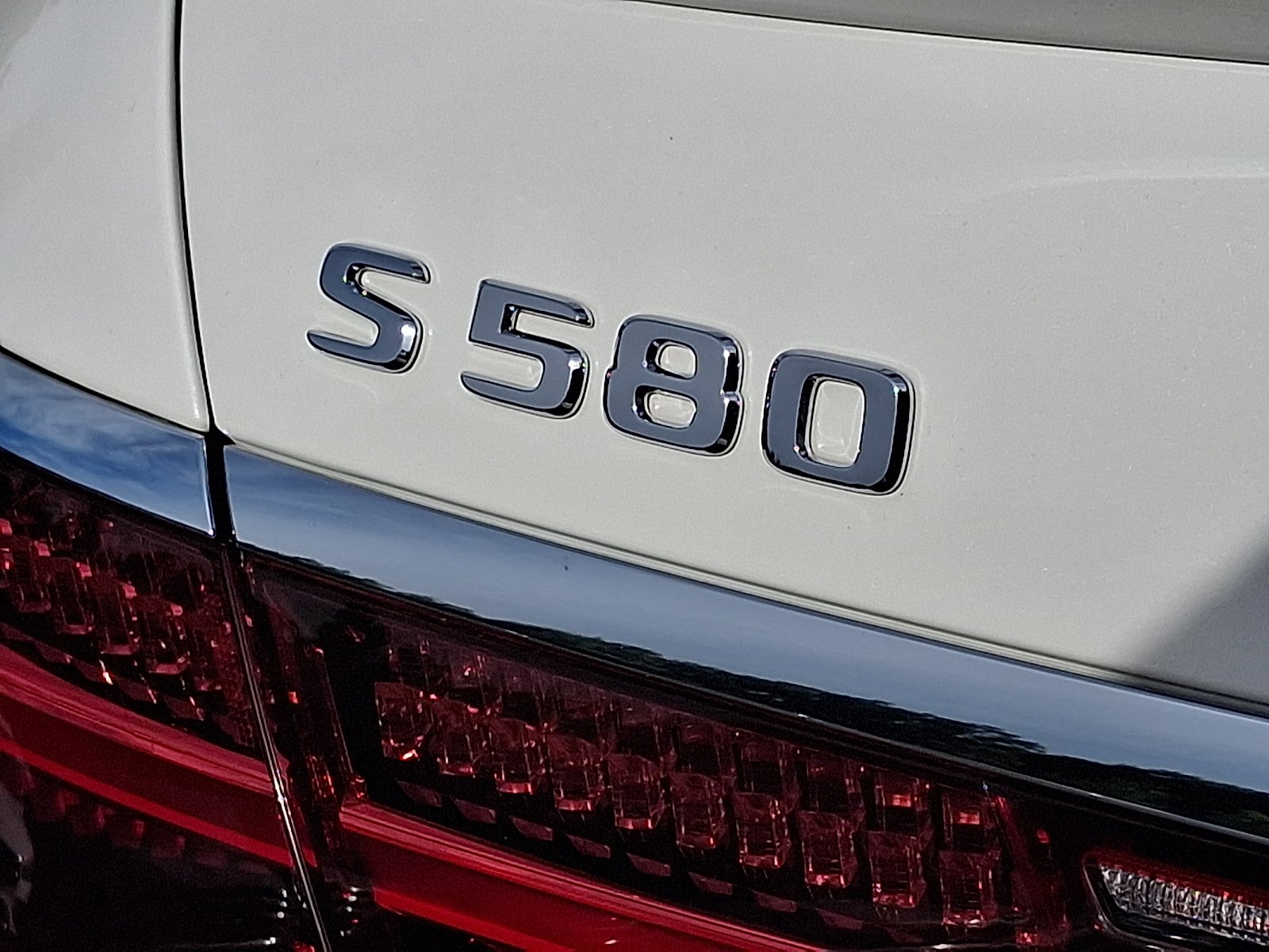 Used 2021 designo Diamond White Mercedes-Benz 4MATIC® image 7