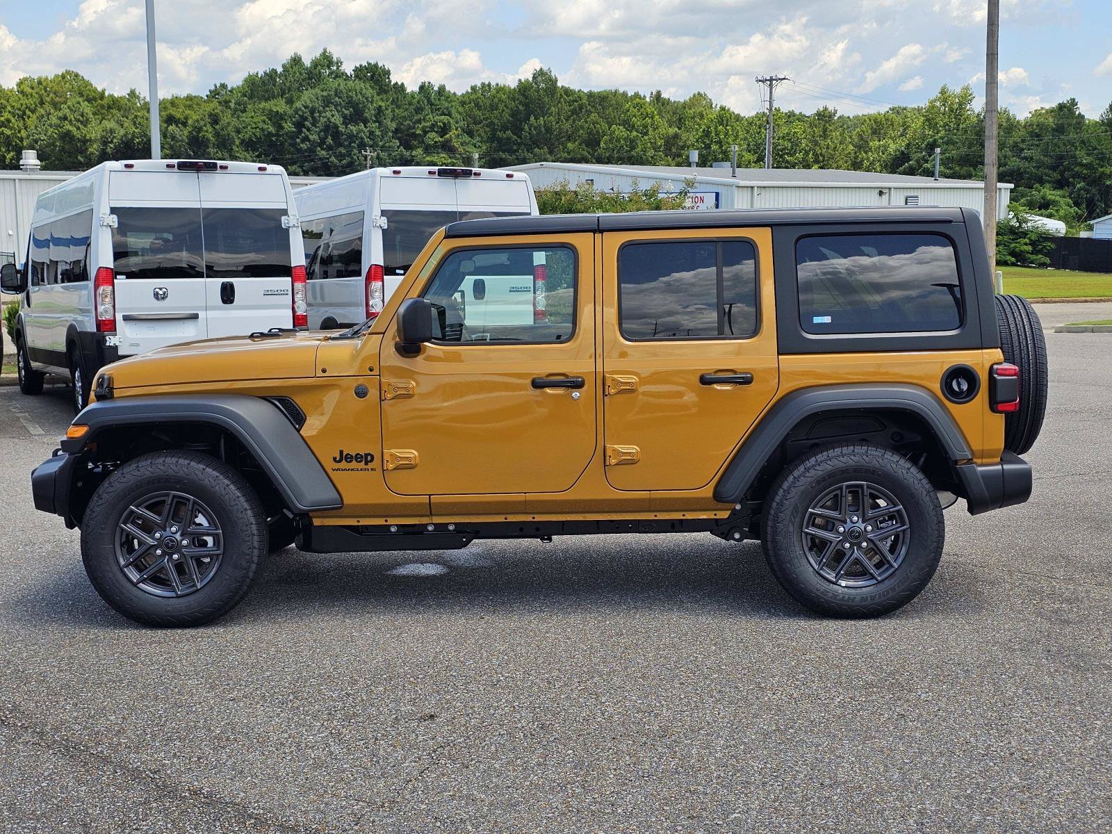 New 2026 Goldilocks Exterior Paint Jeep Sport S image 14
