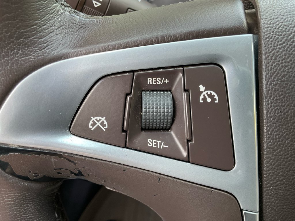 Used 2012 White Buick Premium I image 36