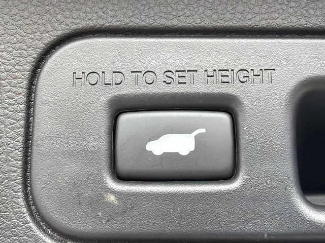 Used 2025 White Honda EX-L image 19