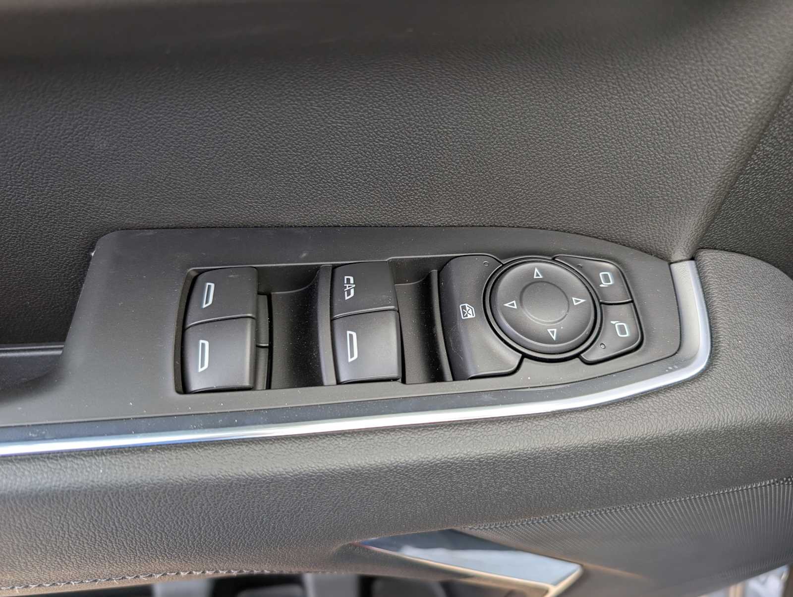 New 2026 Sterling Metallic GMC Elevation image 32