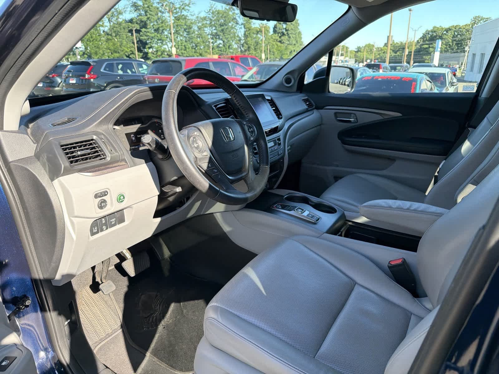 Used 2023 Obsidian Blue Pearl Honda RTL image 11