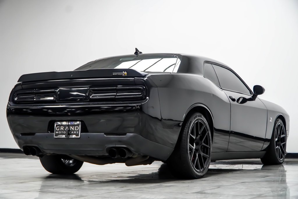 Used 2015 Black Dodge R/T Scat Pack image 16