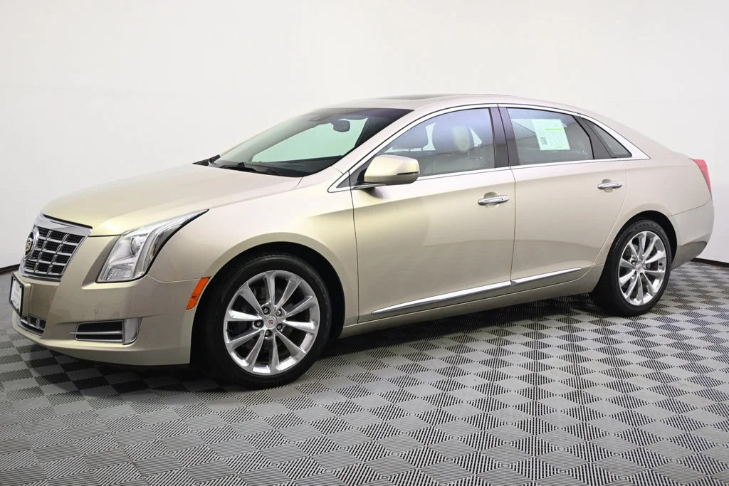 Used 2013 SILVER COAST METALLIC Cadillac Premium image 2