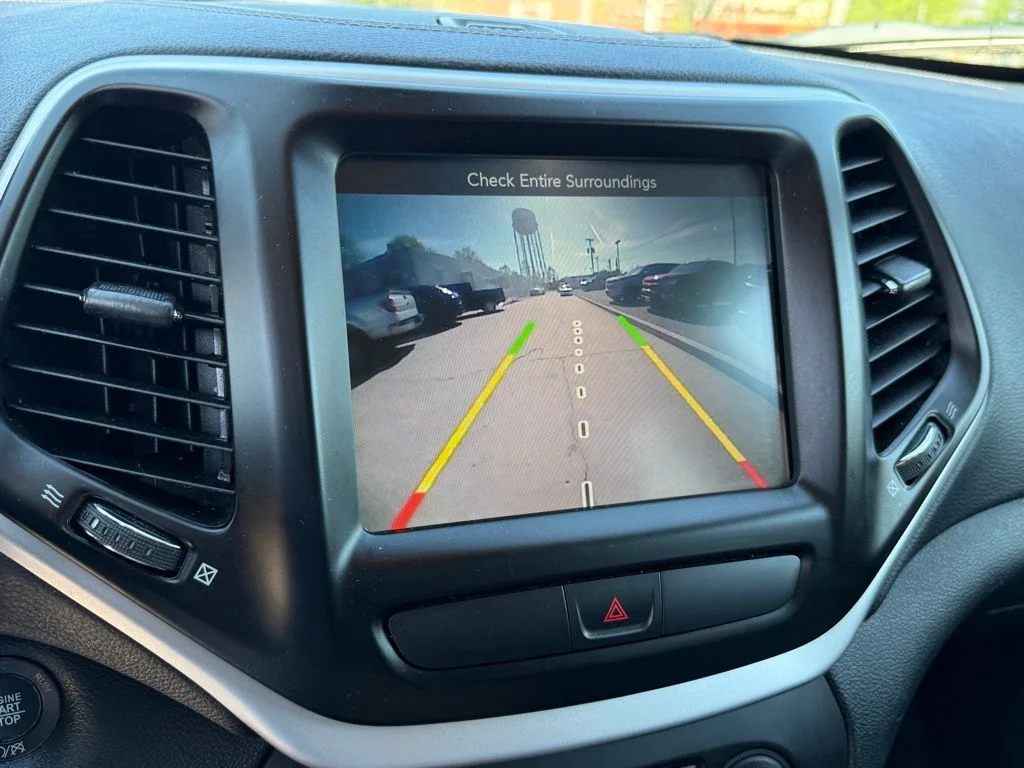 Used 2018 Black Jeep Latitude Plus image 20