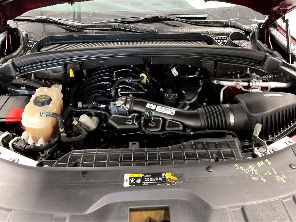 Used 2023 Red Jeep Laredo image 29