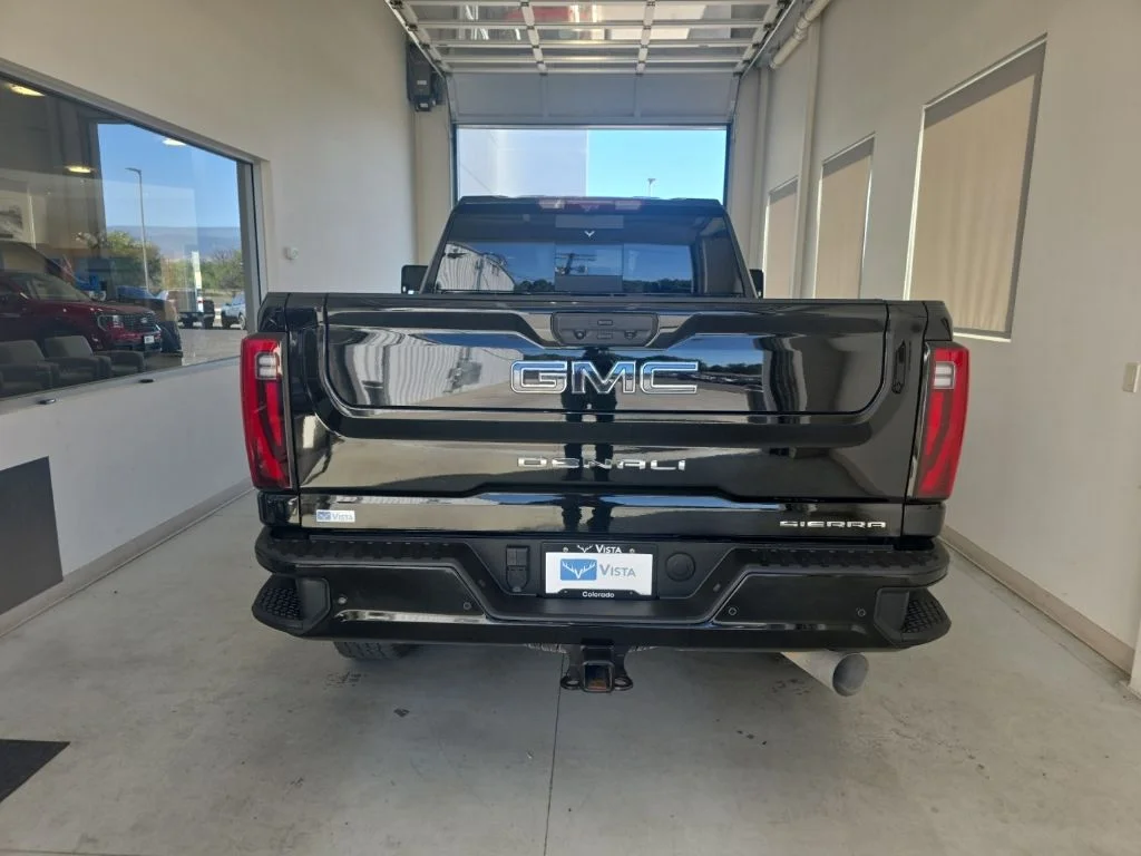 Used 2024 Onyx Black GMC Denali Ultimate image 4
