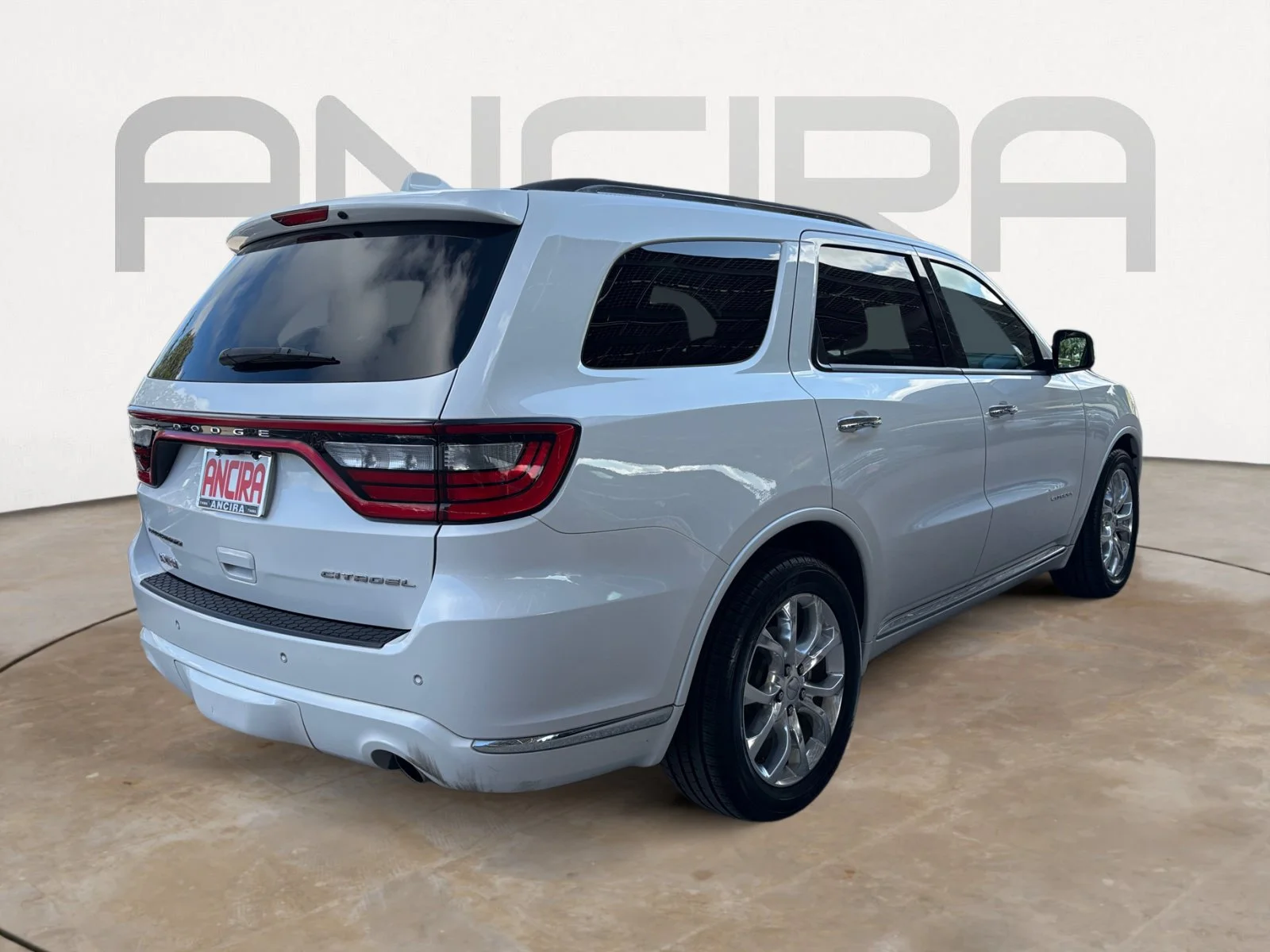 Used 2016 Ivory 3-Coat Dodge Citadel image 11