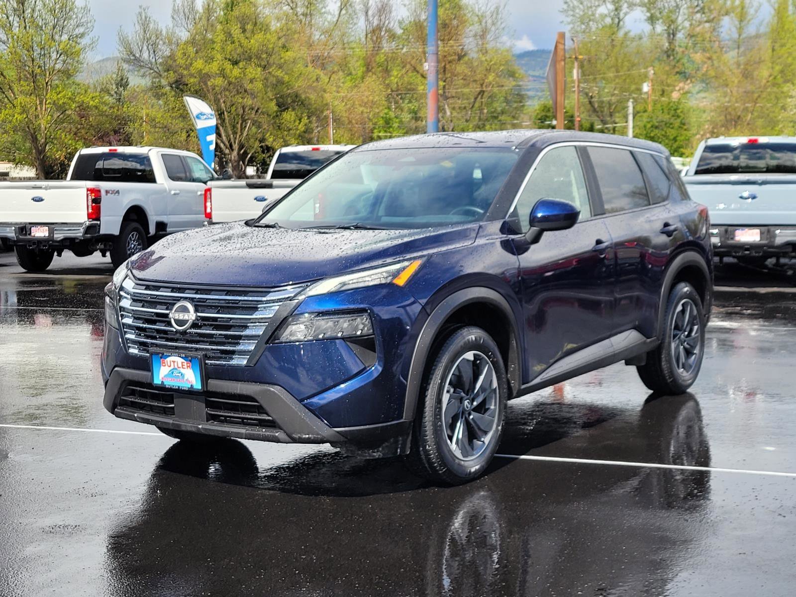 2025 Nissan Rogue SV FWD's photo