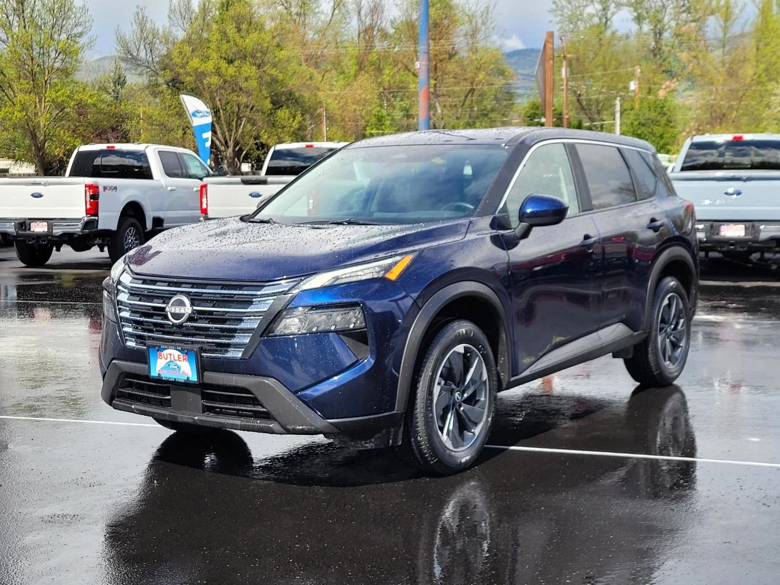 2025 Nissan Rogue SV FWD's photo