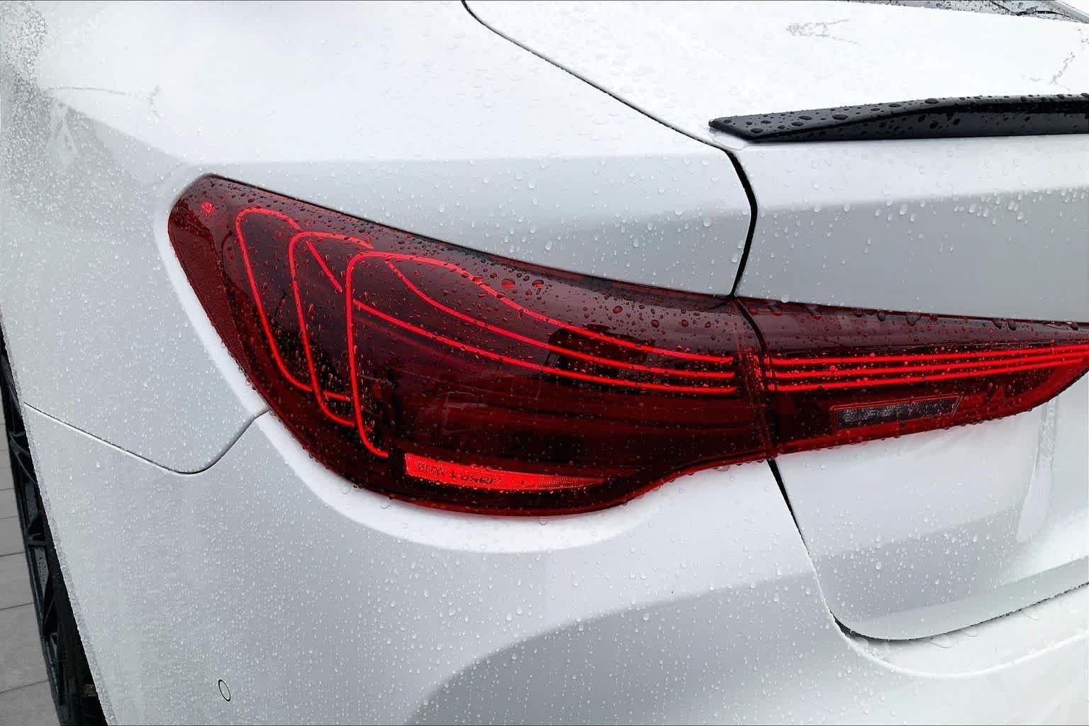 Used 2025 Alpine White BMW  image 27