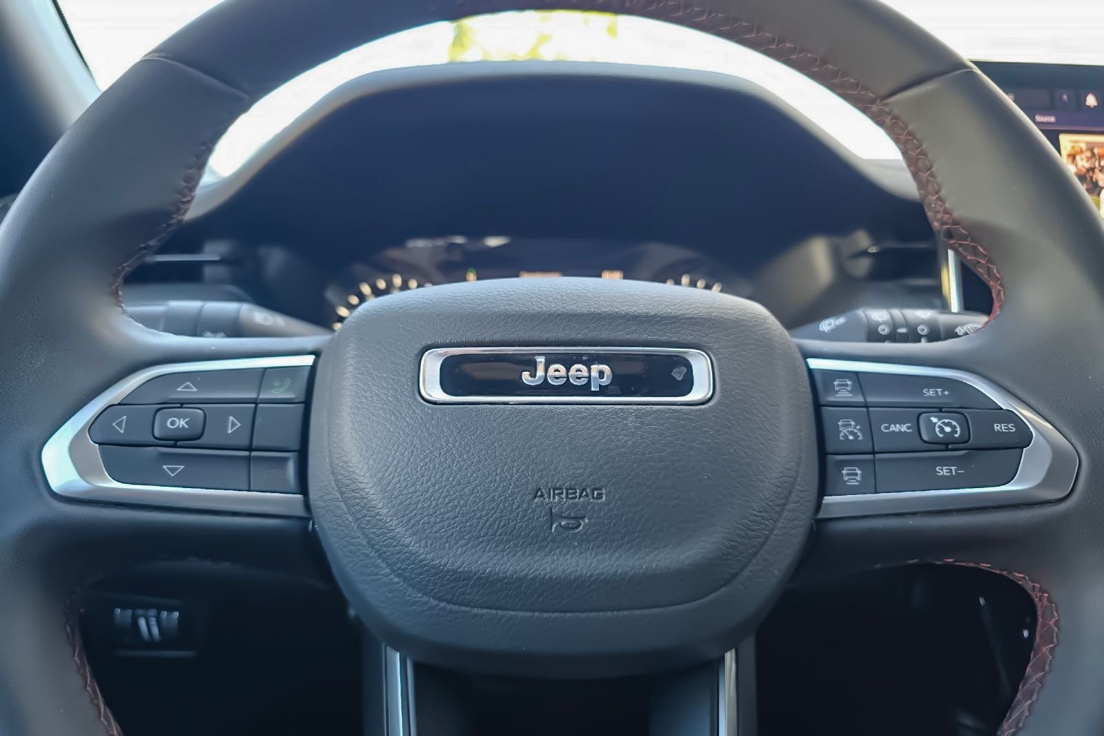 Used 2025 Silver Jeep Trailhawk image 22