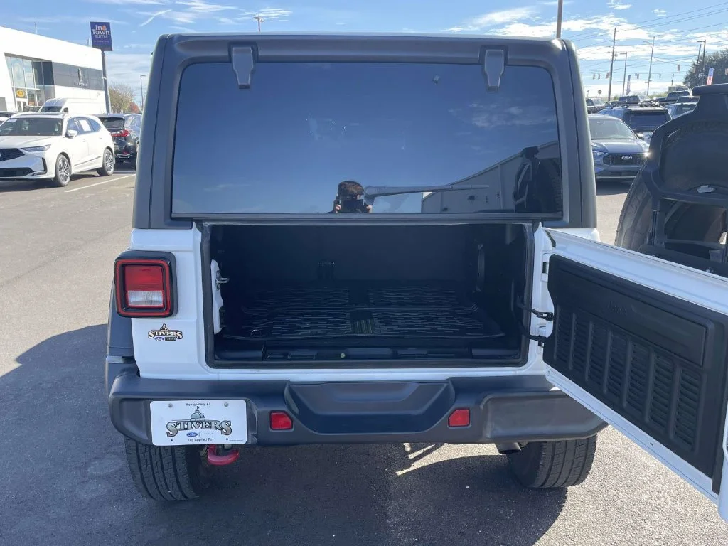 Used 2020 White Jeep Unlimited Rubicon image 10