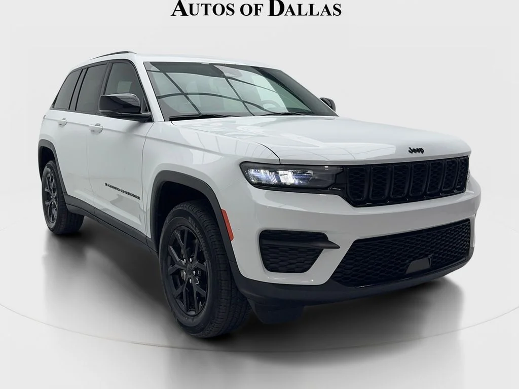 Used 2024 White/off-white Jeep Altitude image 2