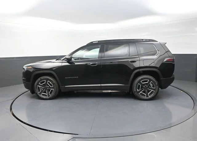 New 2026 Diamond Black Crystal Pearl-Coat Exterior Paint Jeep Laredo image 6
